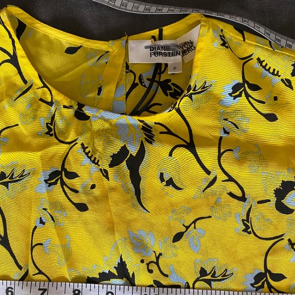 NWOT Diane Von Furstenberg Silk Yellow Floral Blouse Top Petite Small Women's - Picture 7 of 9